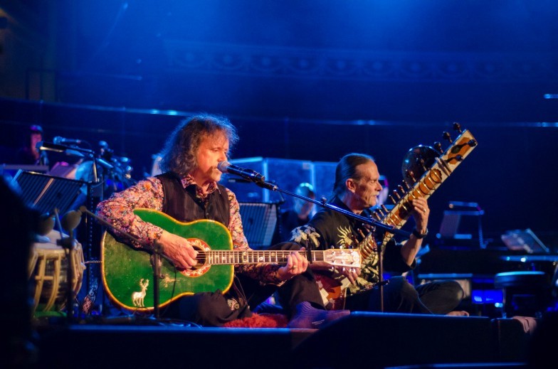 Donovan and Shawn Phillips performing together at the Royal Albert Hall in 2011.